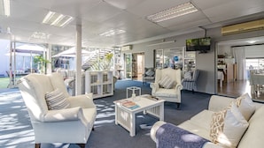 Lounge - Silver Oaks Boutique Hotel (Durban)