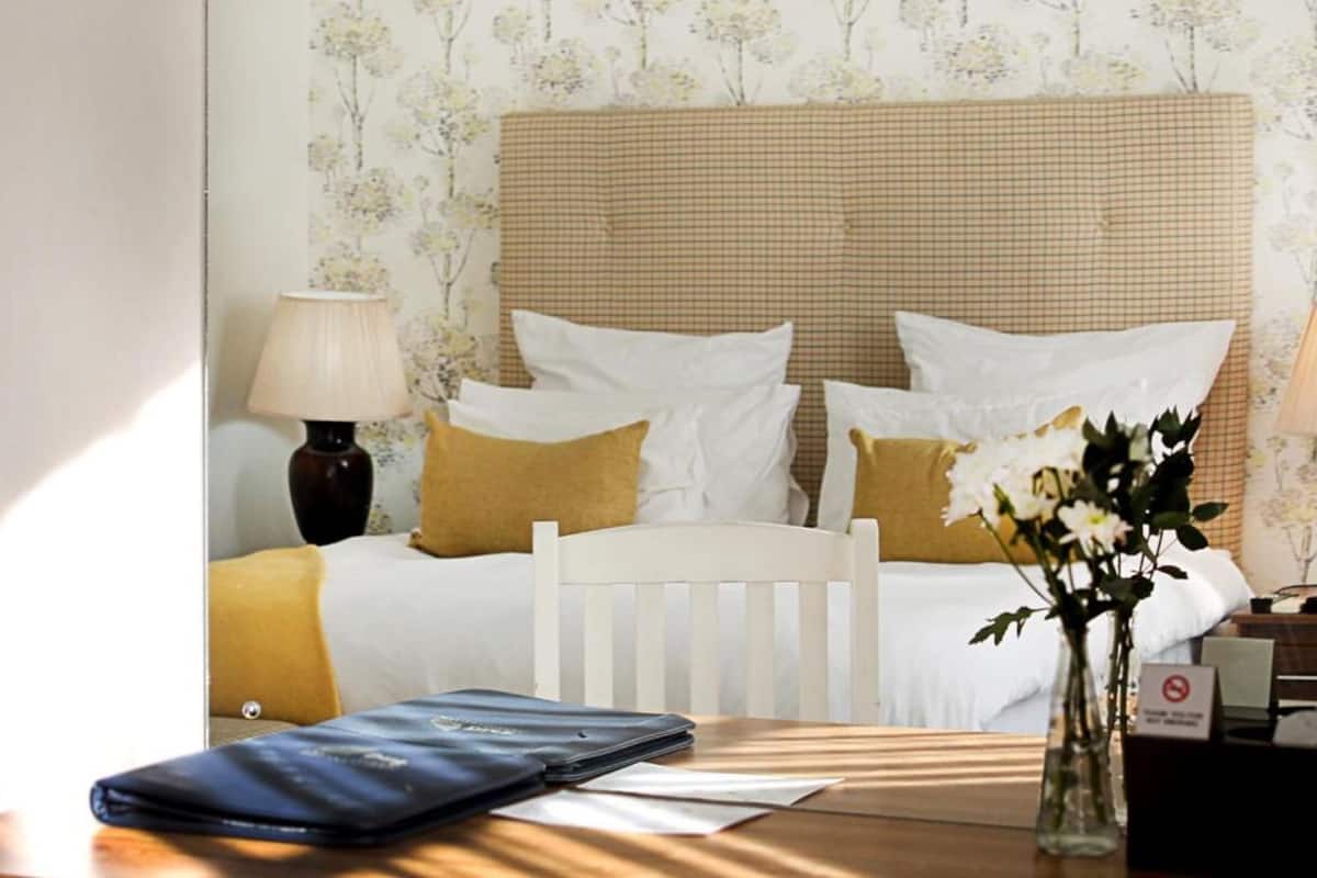 Luxe kamer, 1 twee- of 2 eenpersoonsbedden, 1 slaapkamer, bad | Een kluis op de kamer, verduisterende gordijnen, beddengoed