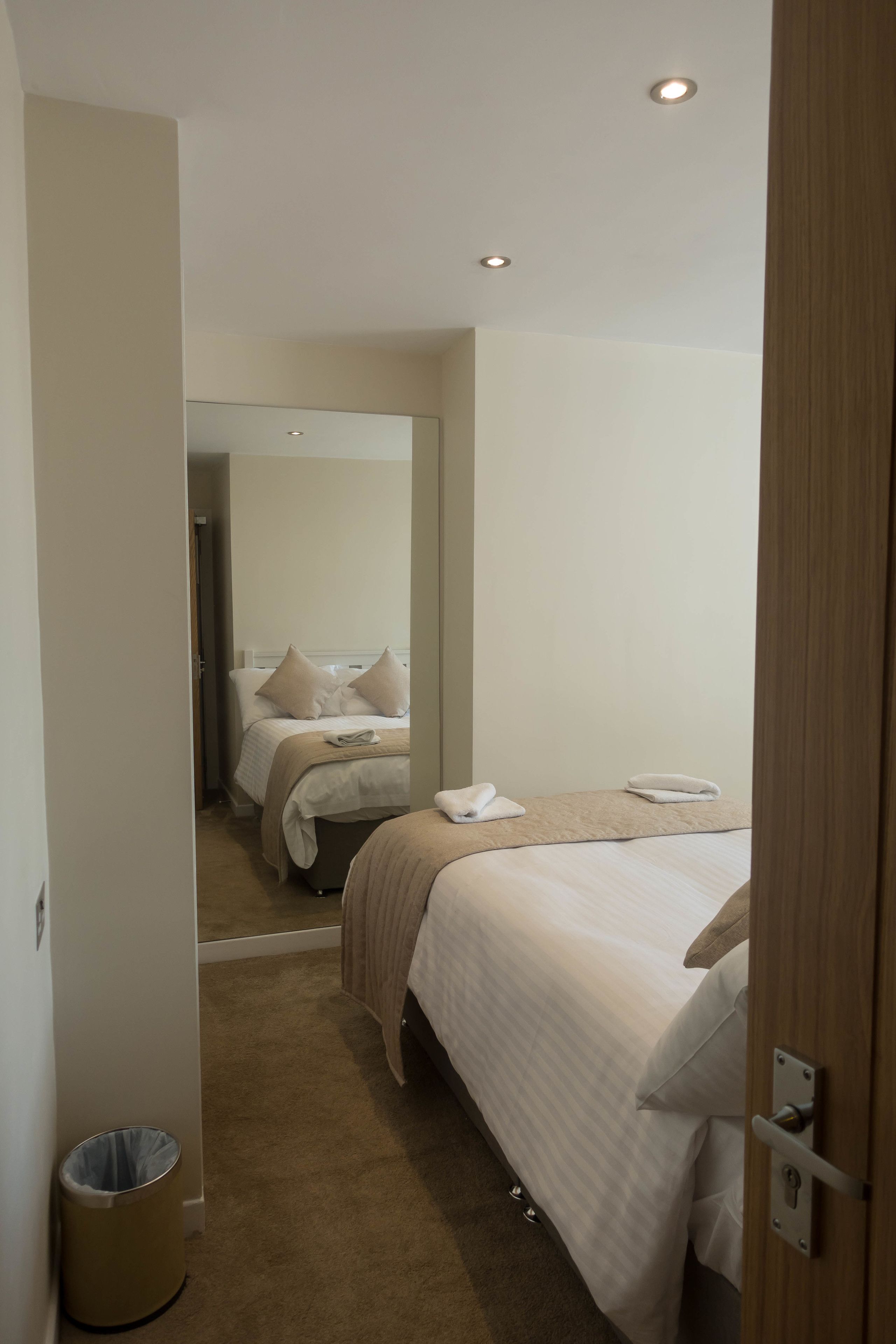 standard triple room, ensuite (triple room) | restaurant