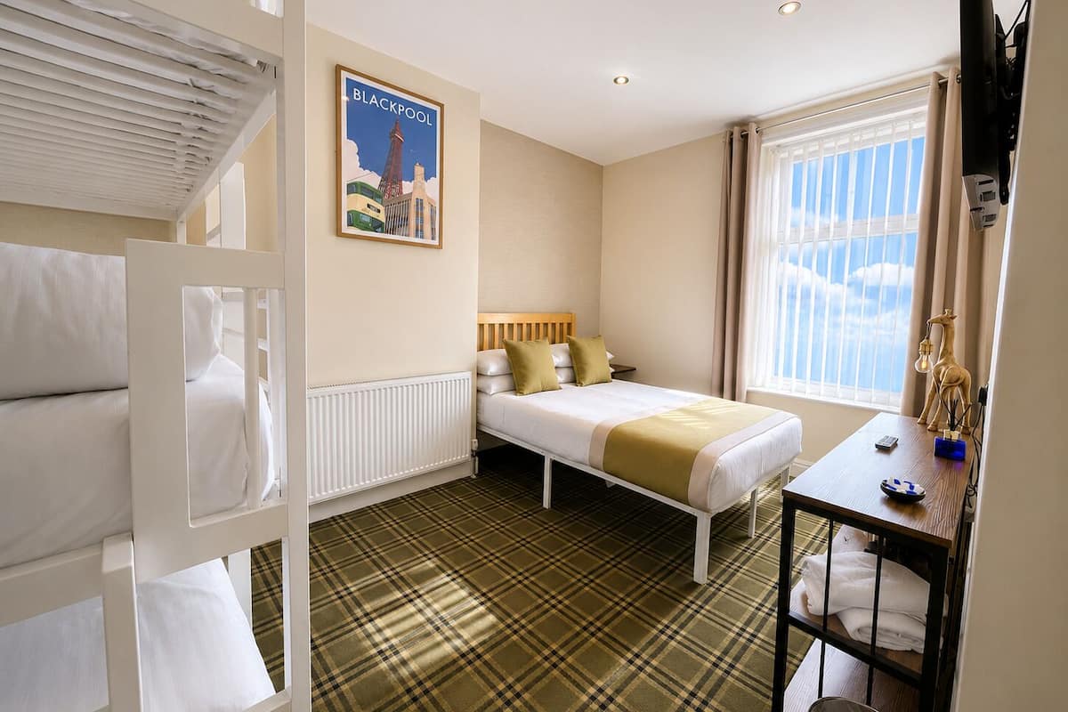 Standard Quadruple Room, Ensuite (Quintuple Room)