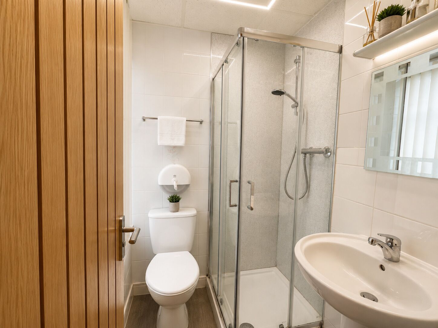 Standard Double Room, Ensuite (Double Room) | Bathroom