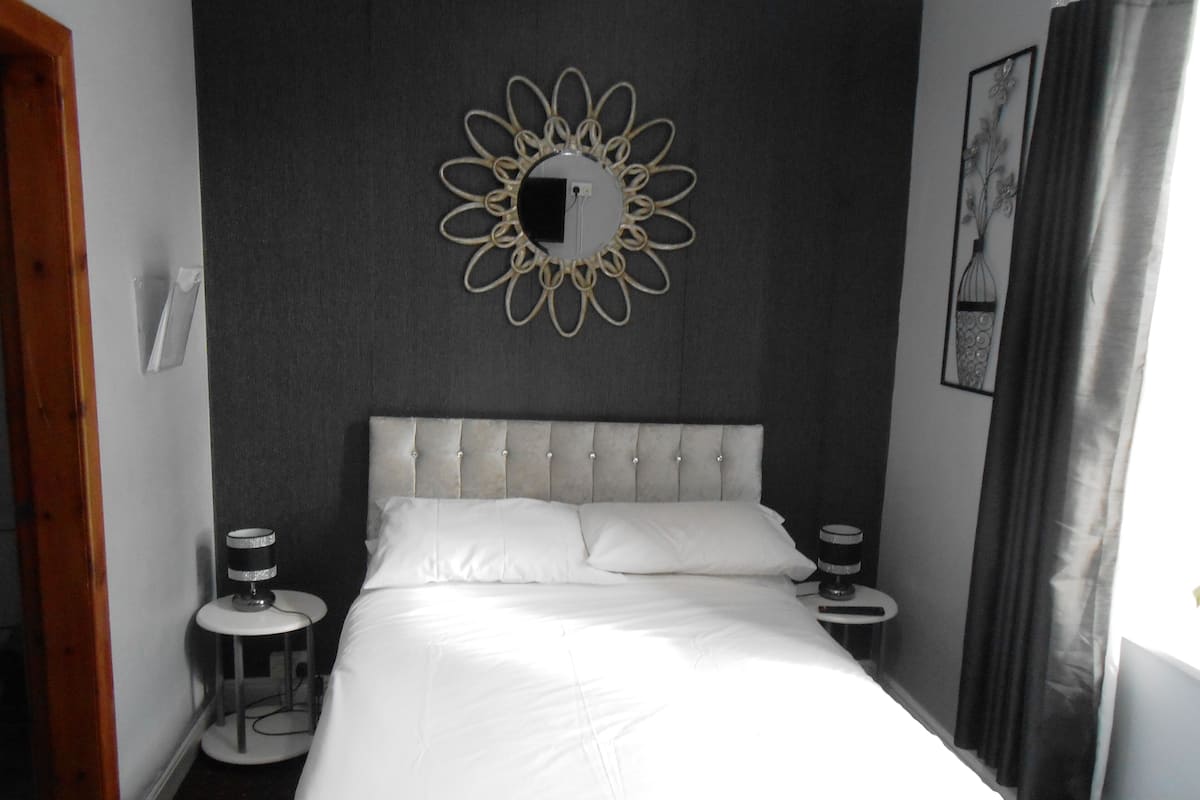 Habitación doble (6) | Wifi gratis y ropa de cama