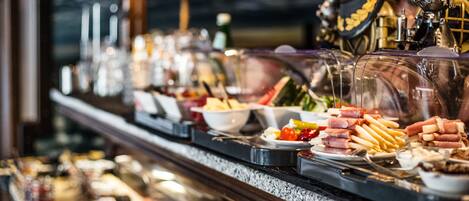 Tägliches inbegriffenes Frühstücksbuffet