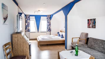 Junior Suite | 1 bedroom, minibar, free WiFi, bed sheets