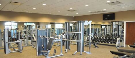 Villa Familiale, plusieurs chambres, côté jardin | Salle de sport