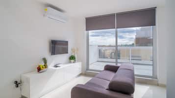 Apartamento City (4051. Penthouse) | 2 dormitorios, decoración individual, mobiliario individual y escritorio