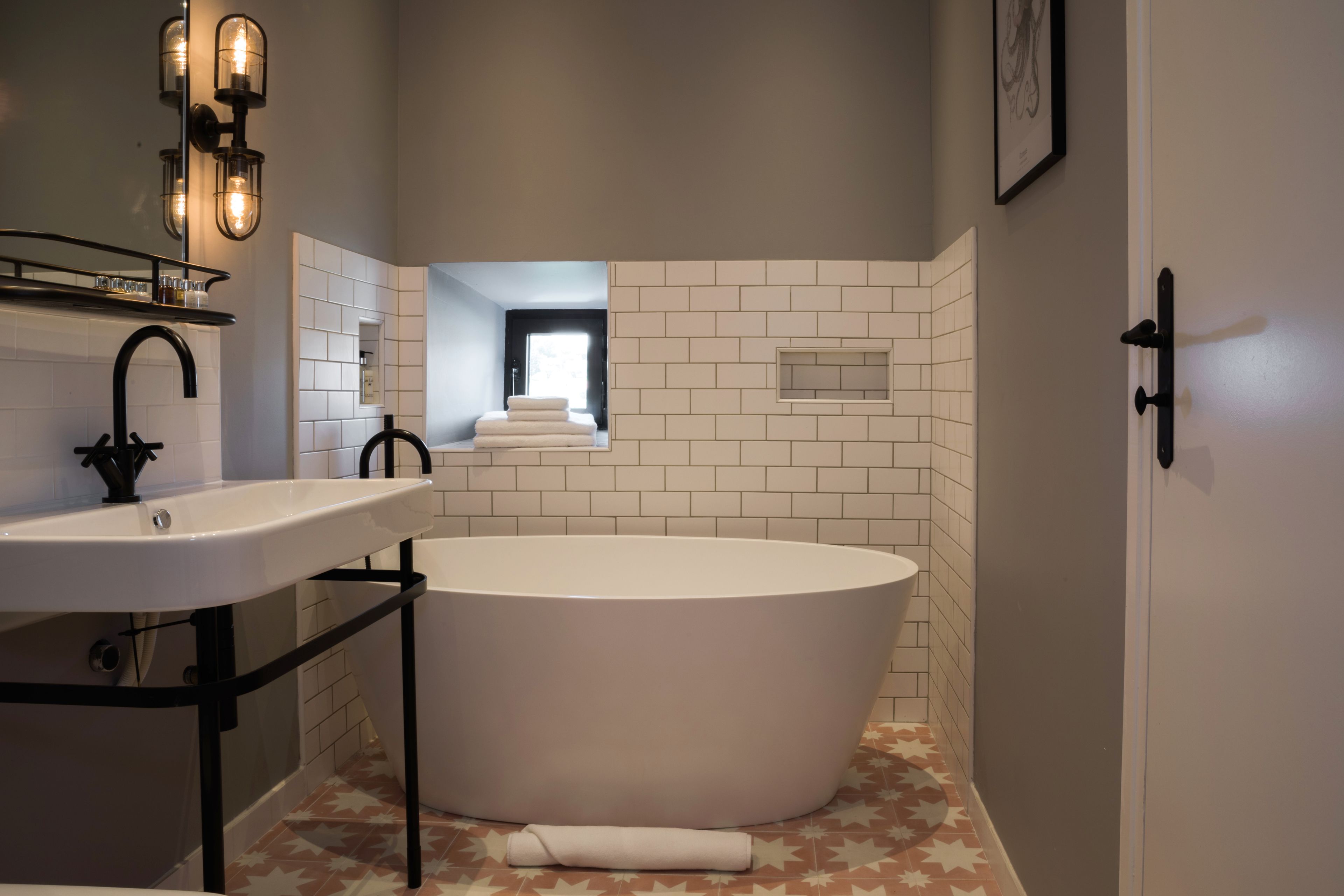 junior suite | bathroom | free toiletries, hair dryer, dressing gowns, slippers