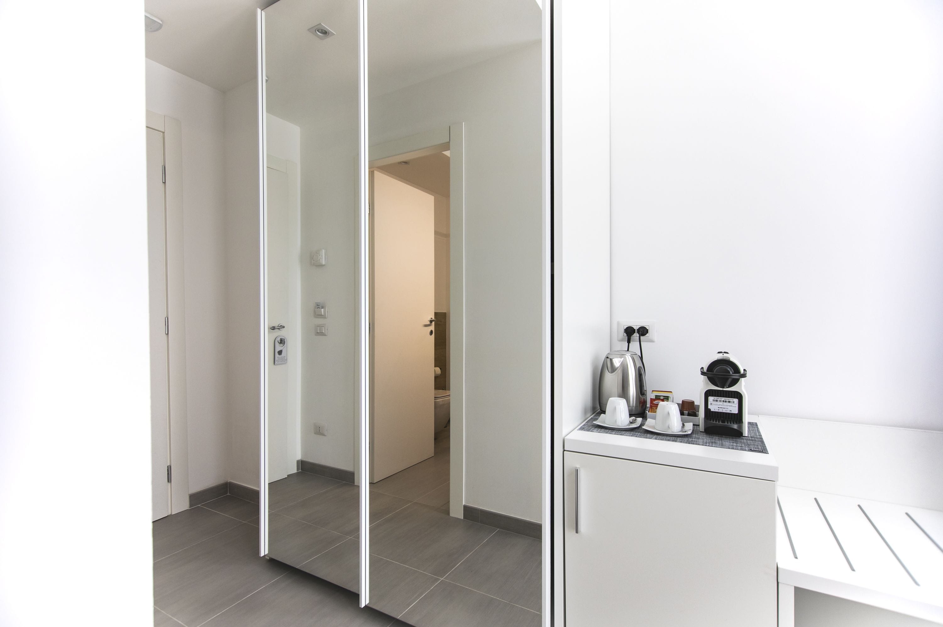 Doppia Deluxe | Biancheria da letto di alta qualità, copriletto in piuma, minibar