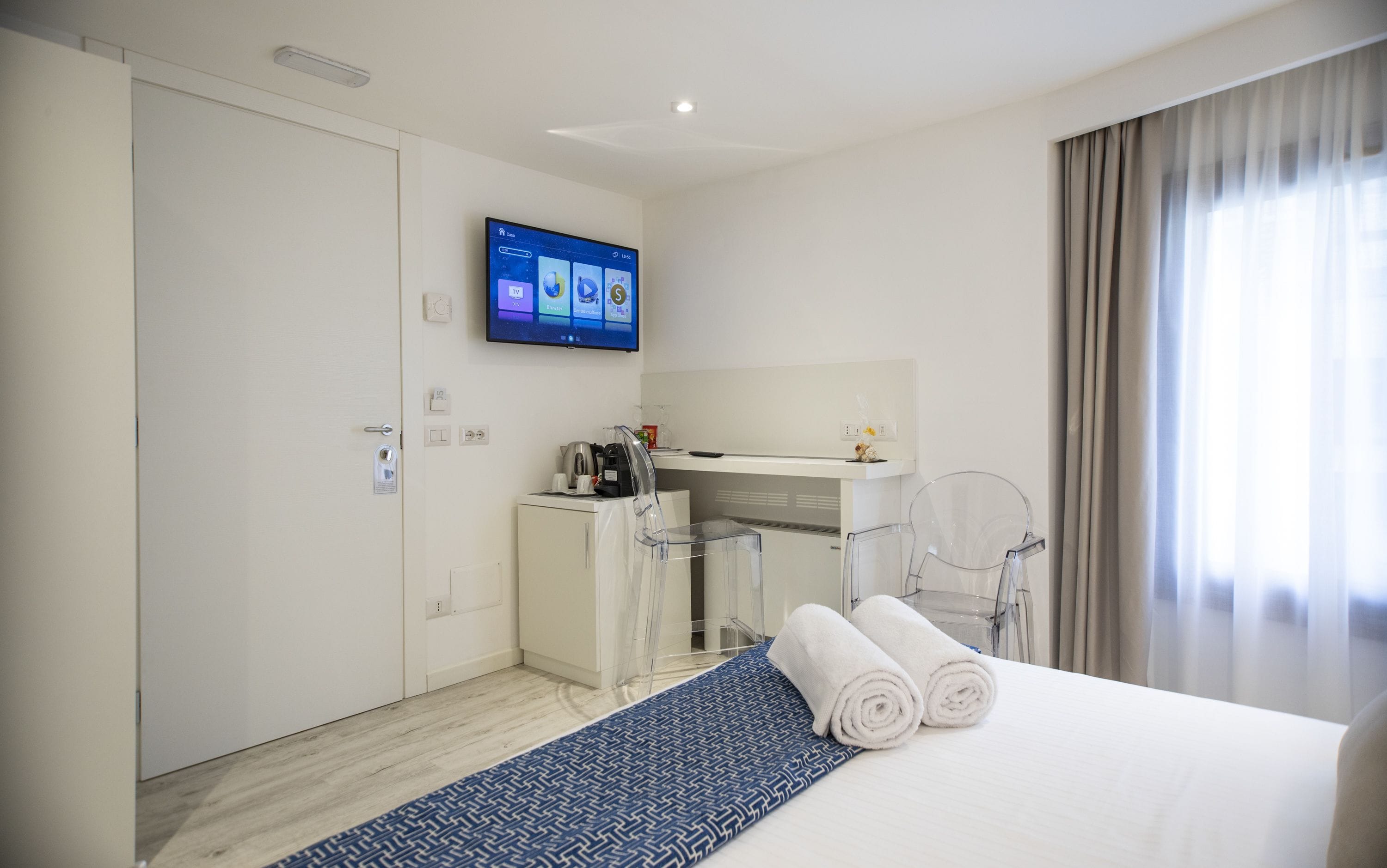 Double Room, Tower | Minibar