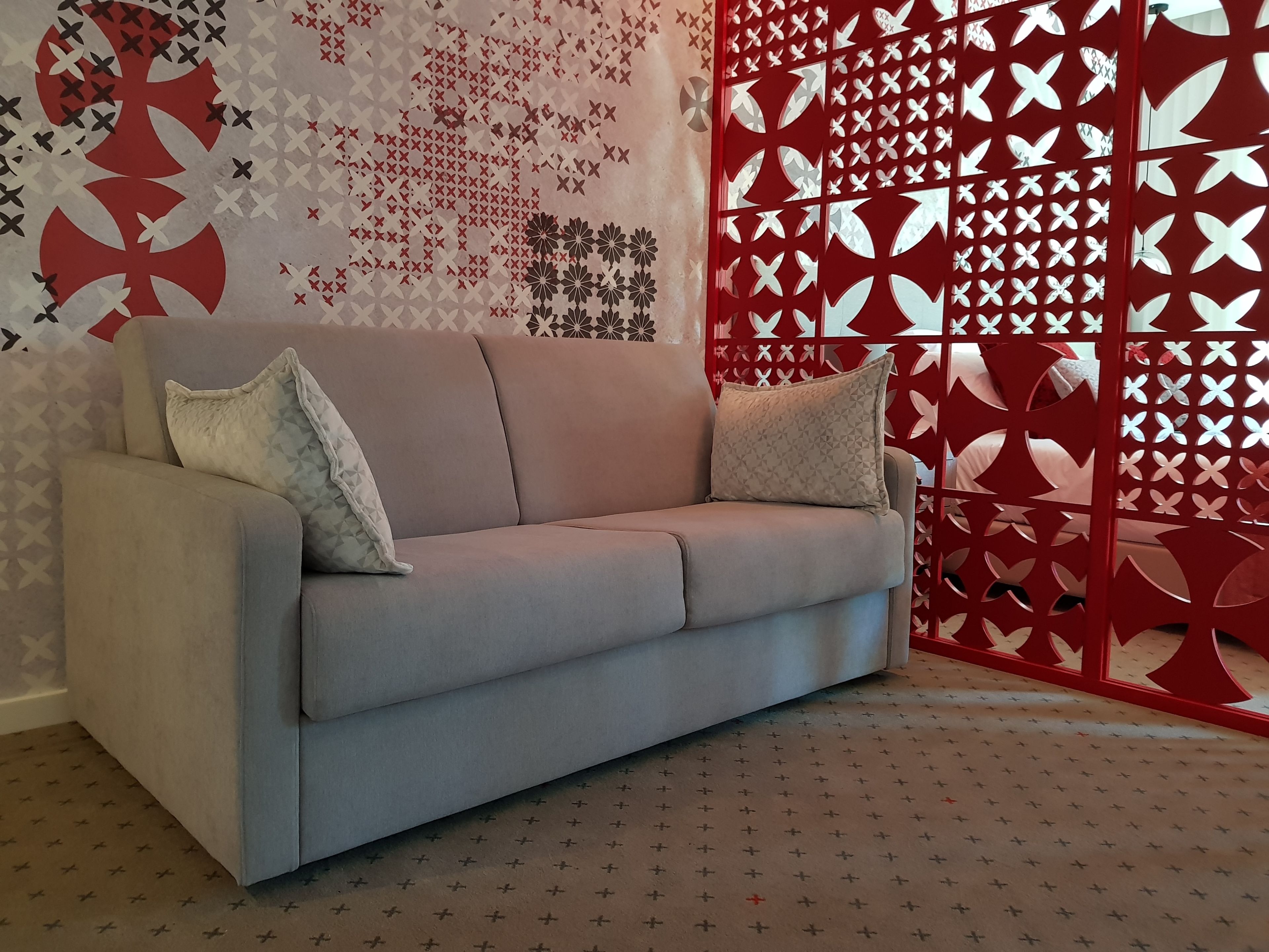 suite | living room | 40-inch flat-screen tv with cable channels, tv, video game console