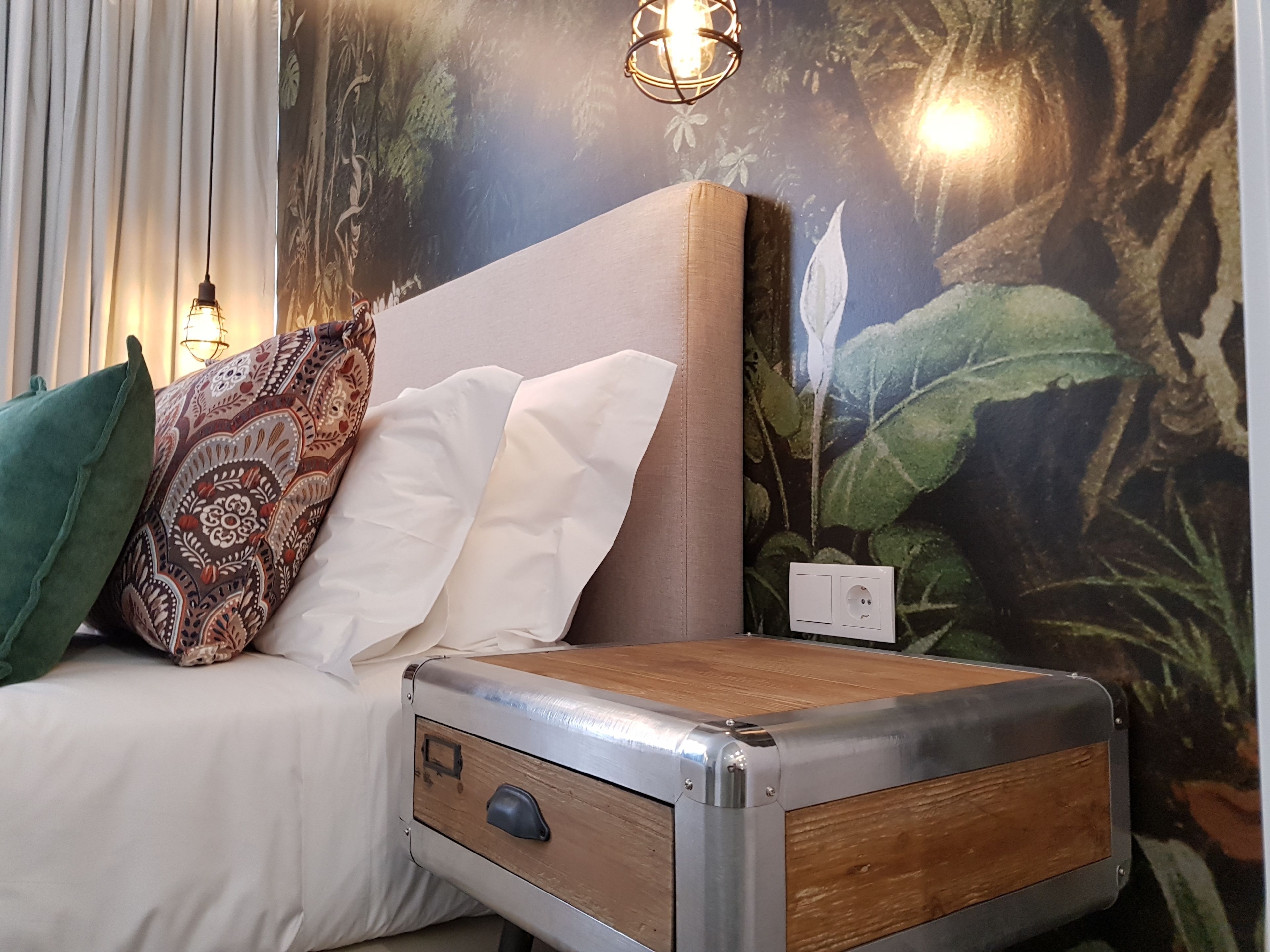 standard double or twin room | premium bedding, select comfort beds, minibar, in-room safe