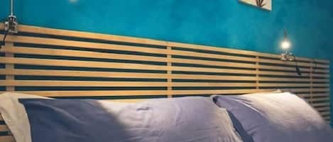 Quadruple Room | In-room safe, desk, iron/ironing board, free WiFi