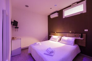 Comfort Double or Twin Room, Kitchen | In-room safe, desk, iron/ironing board, free WiFi - B&B Piazza Duomo (Cerignola)