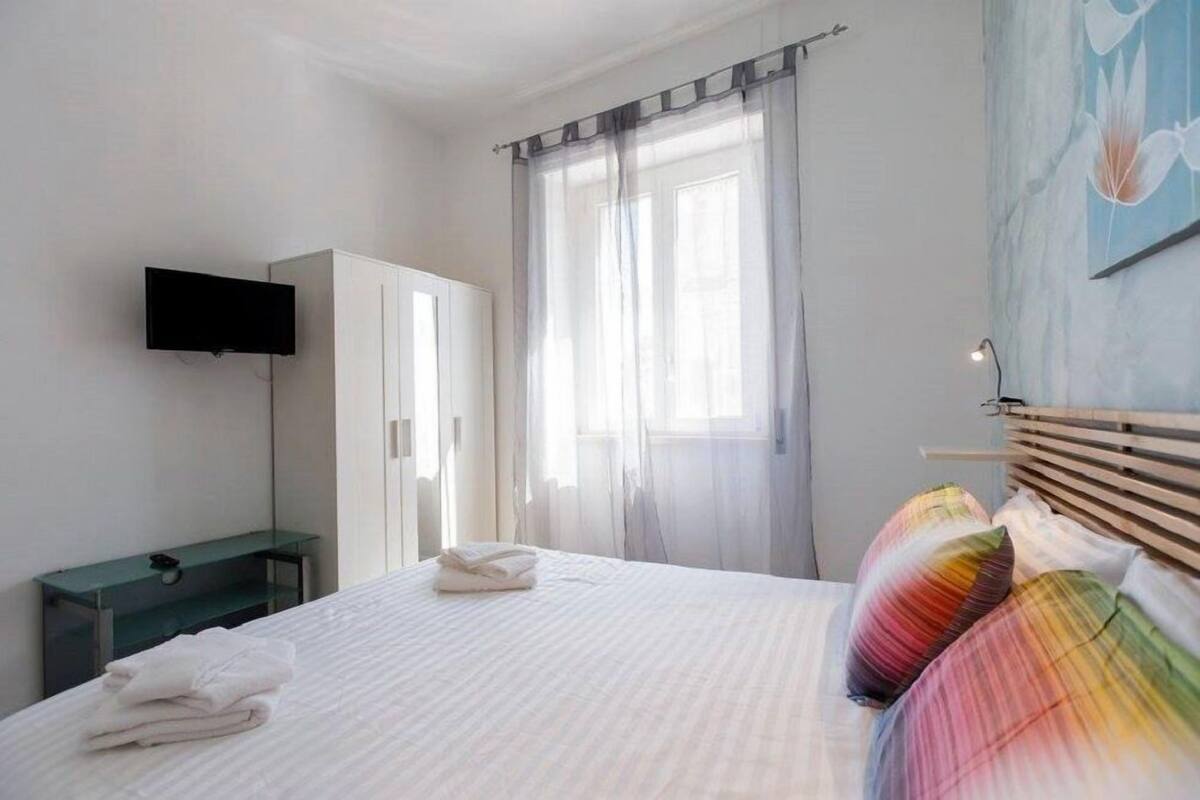 Quarto casal ou duplo conforto, cozinha | Cofres nos quartos, escrivaninha, ferros/tábuas de passar roupa