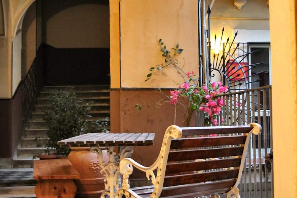 Cortile Stesicoro B&B