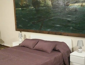 Triple Room | Desk, soundproofing, free WiFi, bed sheets - Cortile Stesicoro B&B (Catania)