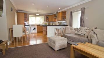 Cottage, 2 Bedrooms | Living area | Flat-screen TV