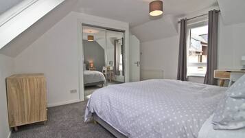 Cottage, 2 Bedrooms | 1 bedroom, iron/ironing board, free WiFi, bed sheets