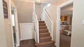 Unclassified image, 3 of 10, button - Moonfrog Lets - The Old Forge (Fort William)