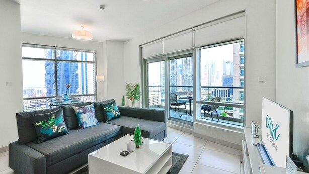Flat-screen TV - Lofts Towers Ease by Emaar (Dubai)