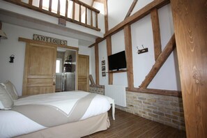 Double Room (Authentique) | Individually decorated, individually furnished, free WiFi - La Haute Muraille (Saint-Folquin)