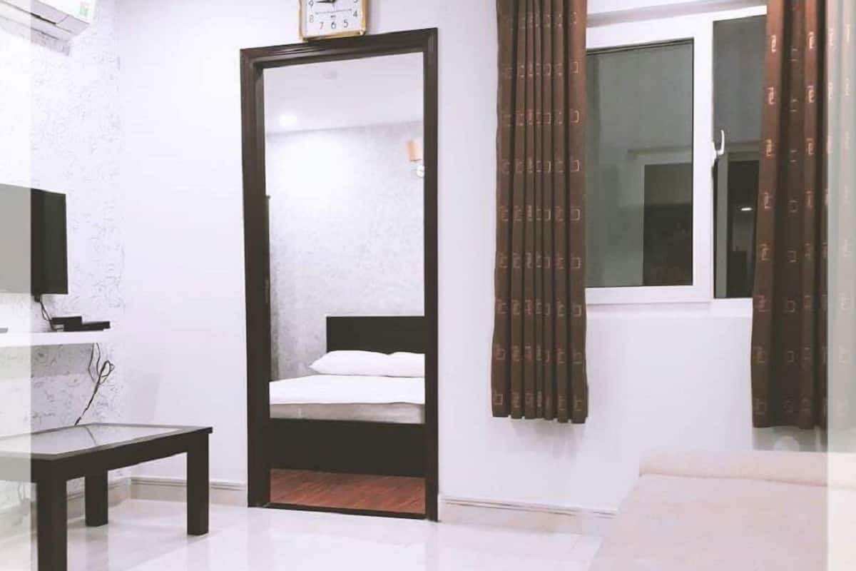 studio, 1 bedroom | 1 bedroom, desk, iron/ironing board, free wifi