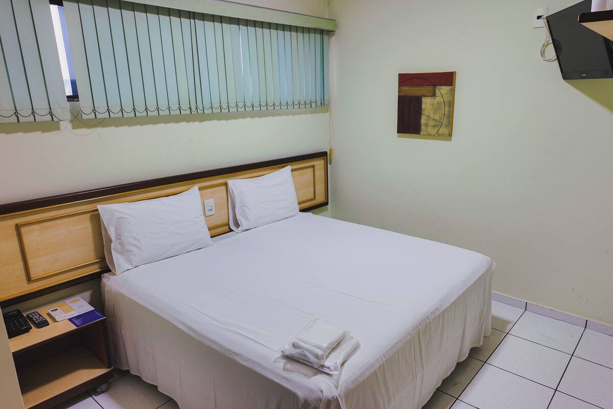 Kamar Twin Standar, 1 Tempat Tidur Double | Minibar, brankas, meja kerja, dan Wi-Fi gratis