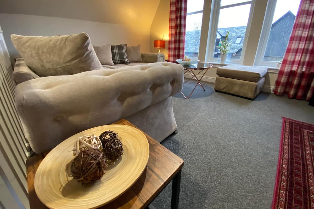 3 bedrooms, individually decorated, individually furnished