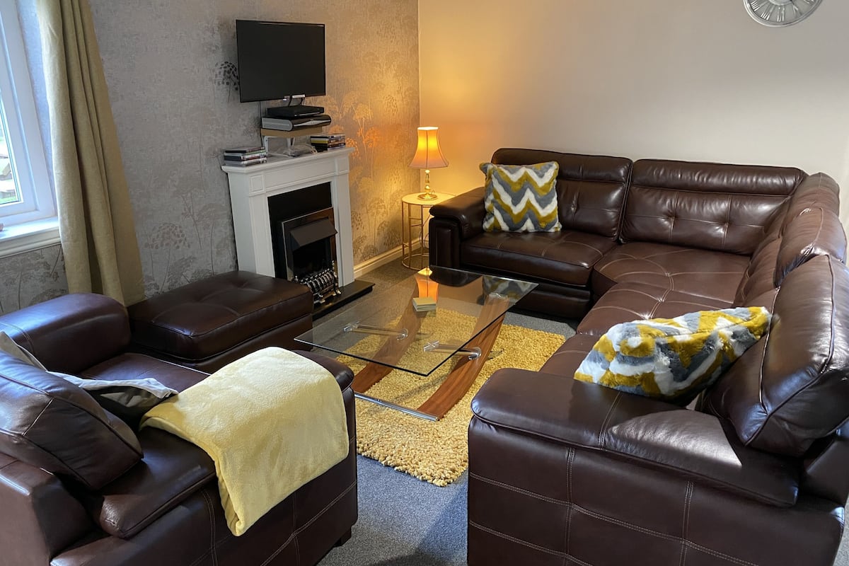 Apartment, 2 Schlafzimmer | Wohnbereich | Flachbildfernseher, Kamin, DVD-Player