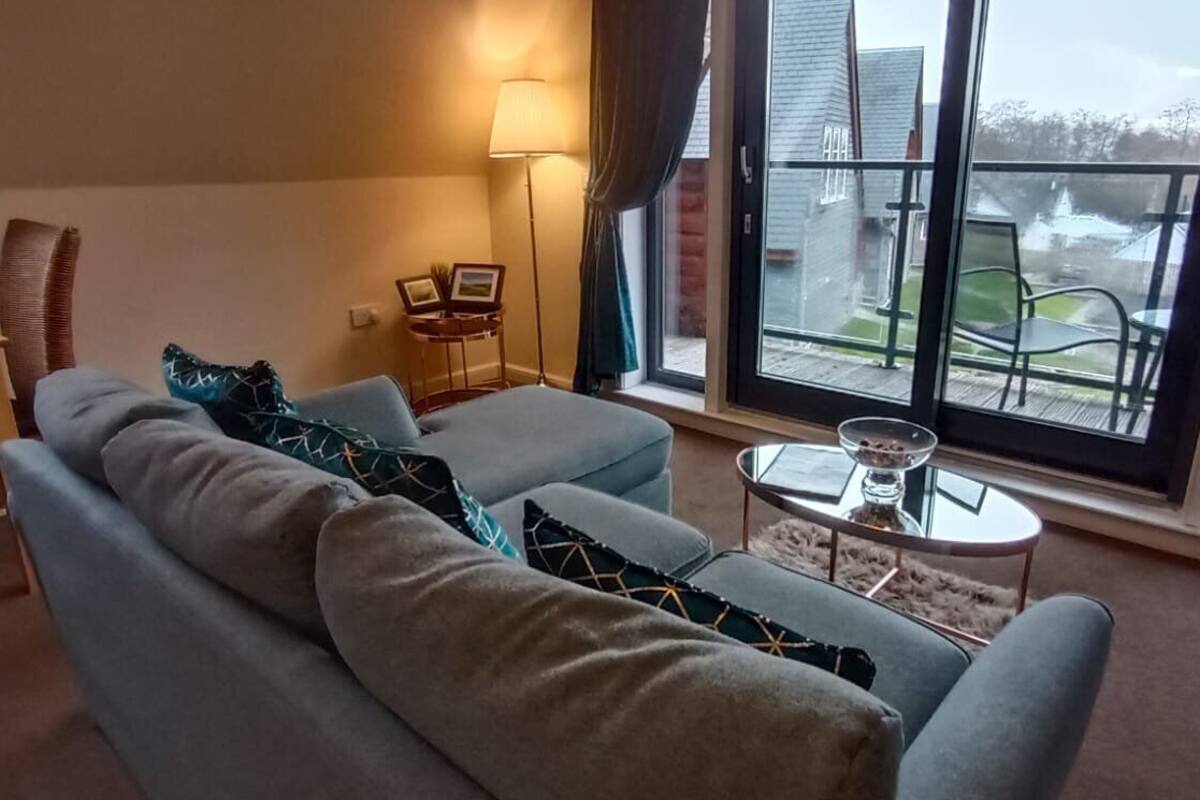 Ferienhaus, 1 Schlafzimmer (First Floor 1) | Wohnbereich | Flachbildfernseher, Kamin, DVD-Player