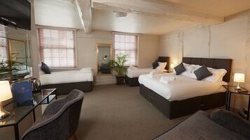 Family Quadruple Room | In-room safe, desk, iron/ironing board, free WiFi