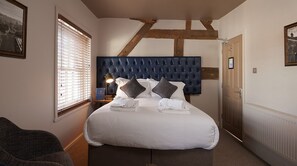 雙人房 | 客房內保險箱、書桌、熨斗/熨衣板、免費無線上網