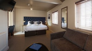 客房內保險箱、書桌、熨斗/熨衣板、免費無線上網