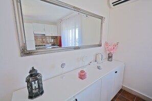 Superior Apartment | Living area - Villa CasaBlanca (Supetar)