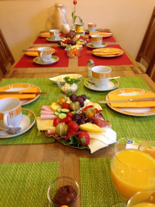 Dining - Bei Alex - Frühstückspension (Hemmoor)