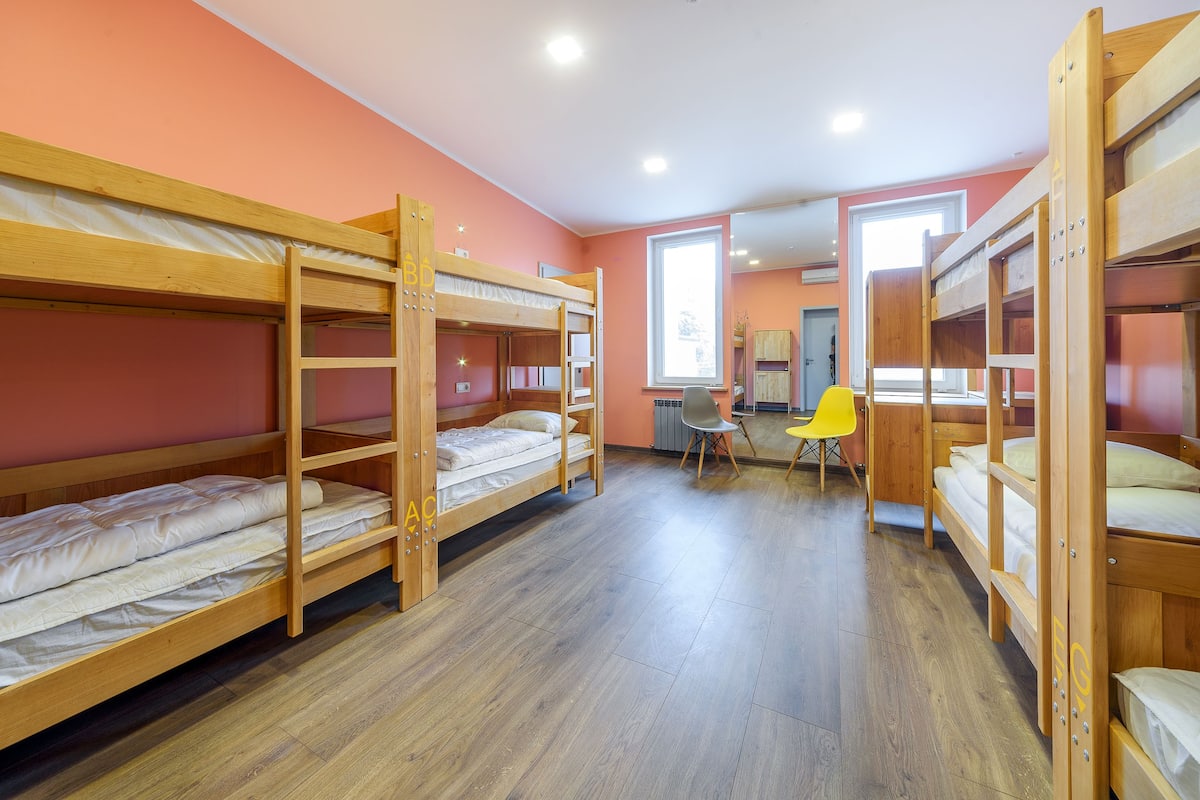 共用宿舍, 僅限女士 (8 guests) | 高級寢具、羽絨被、特厚豪華床墊、房內夾萬