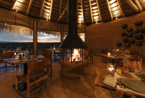 Se sirven desayunos, almuerzos, cenas y cocina local 