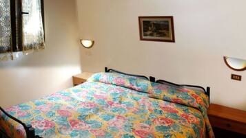 Cottage | Cribs/infant beds, rollaway beds, WiFi