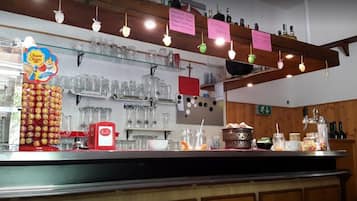 Bar (en el alojamiento)