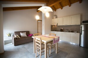 Apartment, Garden View | Private kitchen