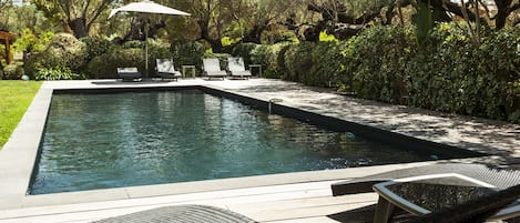 Seasonal outdoor pool, pool umbrellas, sun loungers
