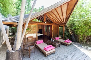 Bungalow Confort | Minibar, décoration personnalisée, rideaux occultants