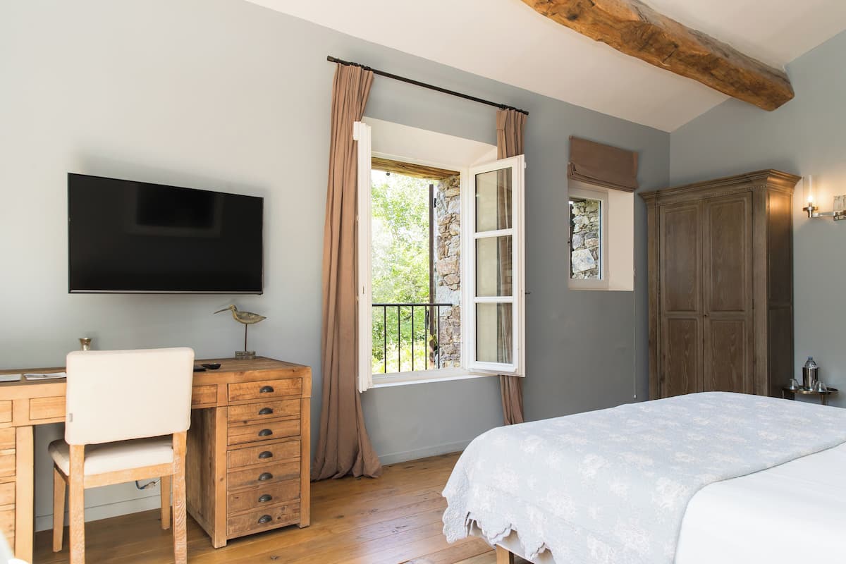 Junior Room, Balcony | Minibar, blackout drapes, soundproofing, individually decorated