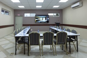 Meeting facility - Frederick's Lodge (Kumasi)