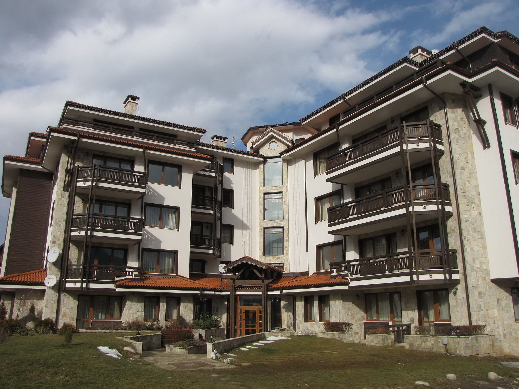 Pintu masuk properti