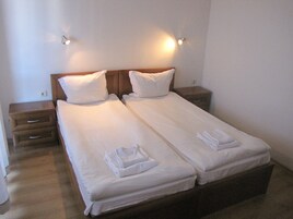 Luxury Apartment, 1 Bedroom, Balcony | 1 bedroom, iron/ironing board, free WiFi, bed sheets