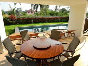 Superior Villa with Private Pool | 露台/庭院