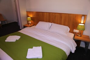 Schreibtisch, Verdunkelungsvorhänge, schallisolierte Zimmer, Babybetten
