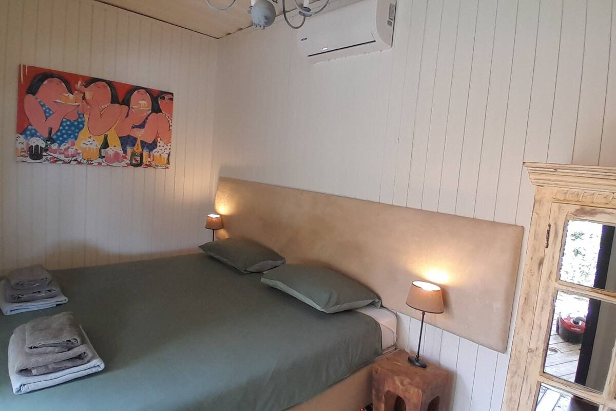 Standaard appartement, 1 slaapkamer, keuken, uitzicht op tuin | Luxe beddengoed, pillowtop-bedden, een kluis op de kamer
