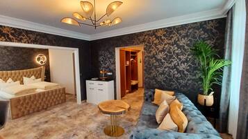 Signature-Suite | 1 Schlafzimmer, Allergikerbettwaren, Daunenbettdecken, Minibar